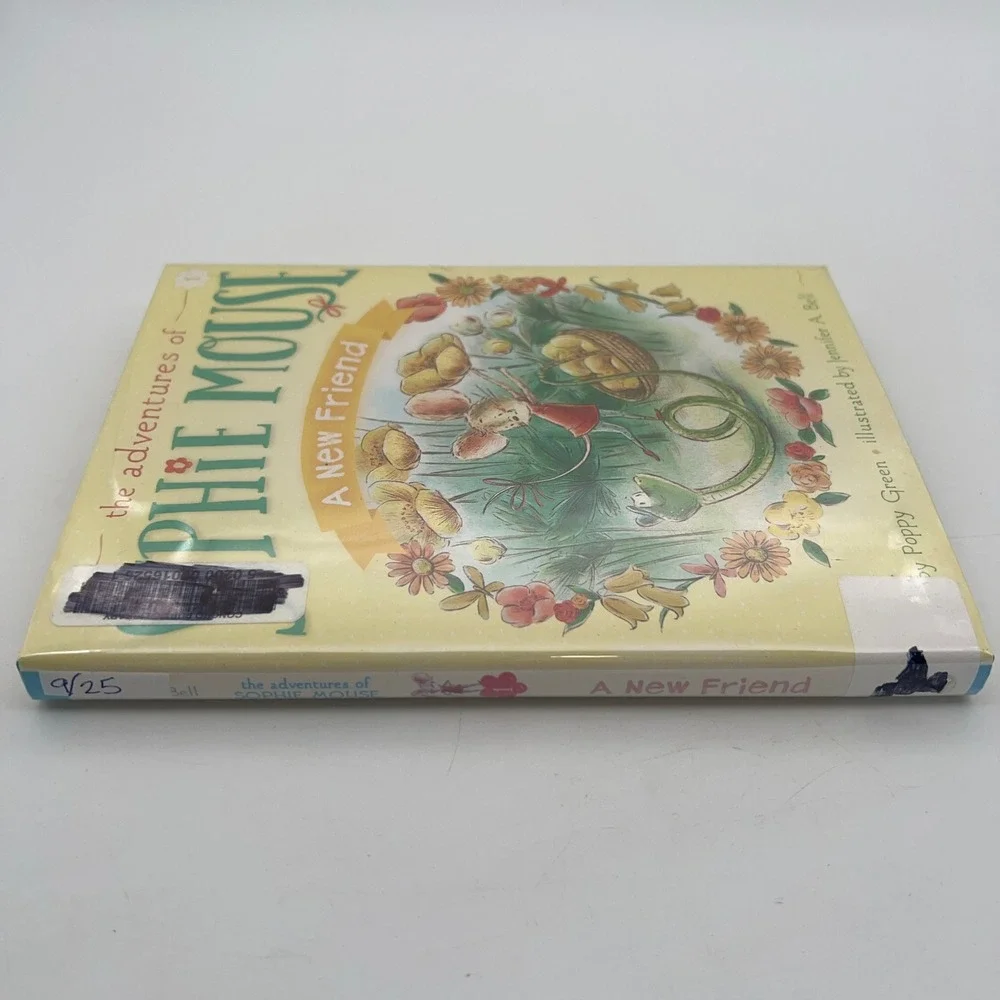 Sophie Mouse A New Friend Book 1 Poppy Green Hardcover First Edition 2015 - Picture 5 of 5